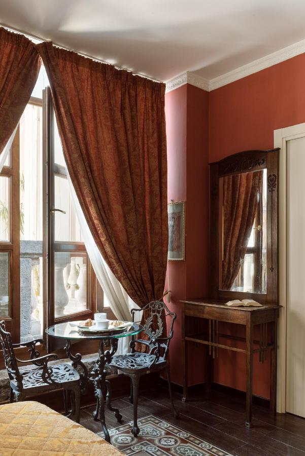 Carafa Di Maddaloni Residenza Di Charme Hotel Napoli Exterior foto