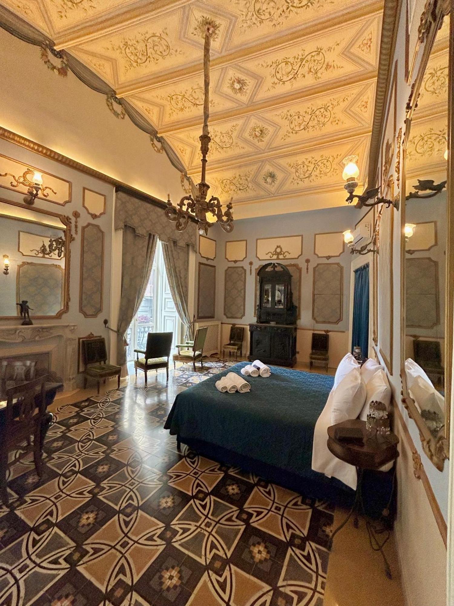 Carafa Di Maddaloni Residenza Di Charme Hotel Napoli Exterior foto